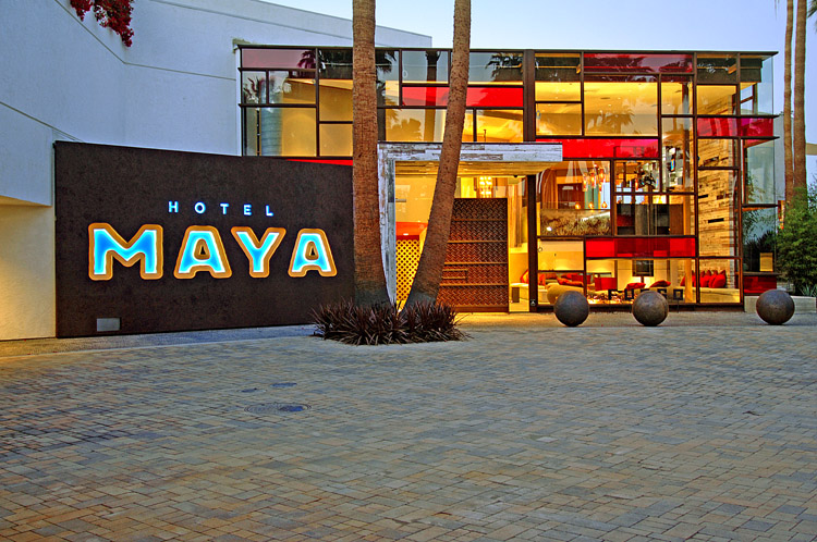 Hotel Maya - Entry - From Entry Drive Night a